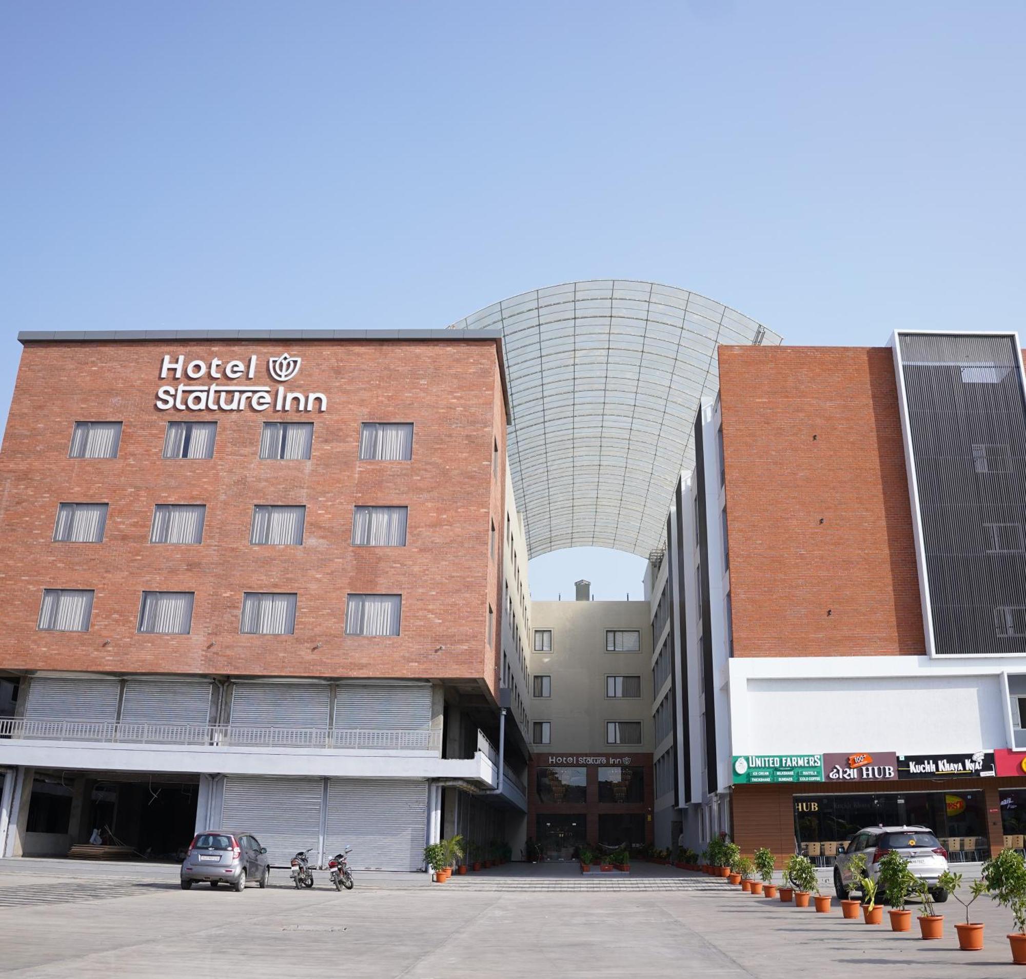 Hotel Stature Inn Kevadia Exterior foto